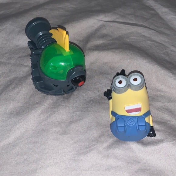 Despicable Me Toy Set Bundle of two (Minion & Machine) Action Figure Lot - Picture 2 of 5